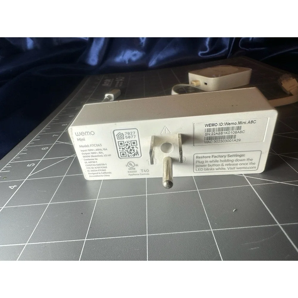 Wemo Mini Smart Plug + Wemo Bridge F7C074 + Apple A1433 Ethernet Adapter - Picture 3 of 16
